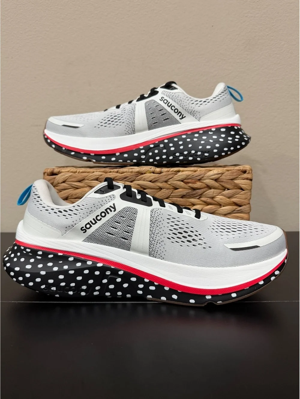 Saucony size 11